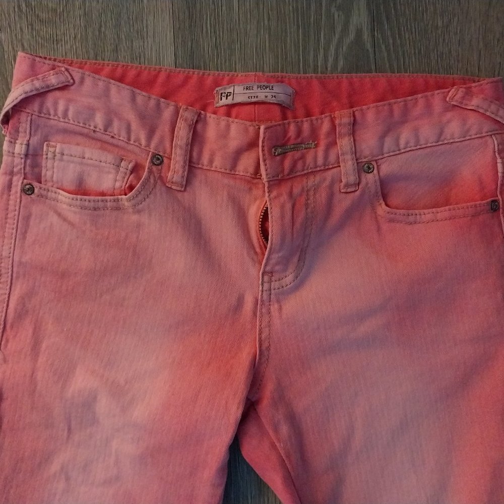 Free People Orange/Salmon Colored Faded Jeans Size 25